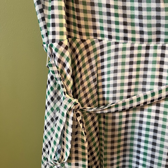 Gabby Skye sleeveless dress. - Picture 4 of 9